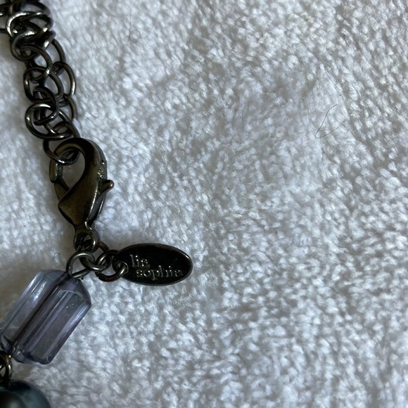 Vintage Designed and Signed Liz Sophia. Chain, rock, Pearl and Clear pieces. - Picture 6 of 8